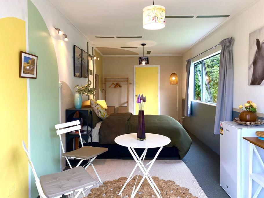 Snug-as-a-bug Sleep House Apartment